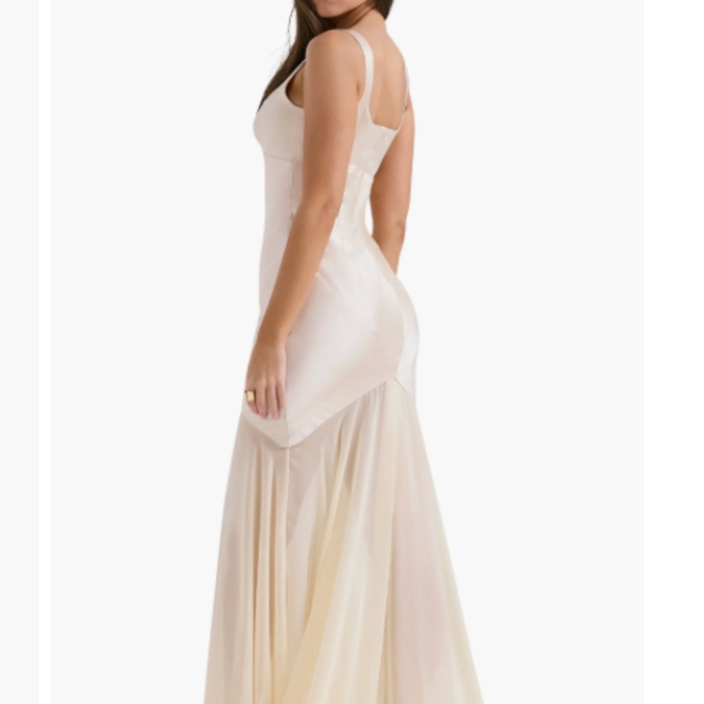 House of CB 'Vittoria' Paneled Satin & Chiffon Gown 🤍✨ XS